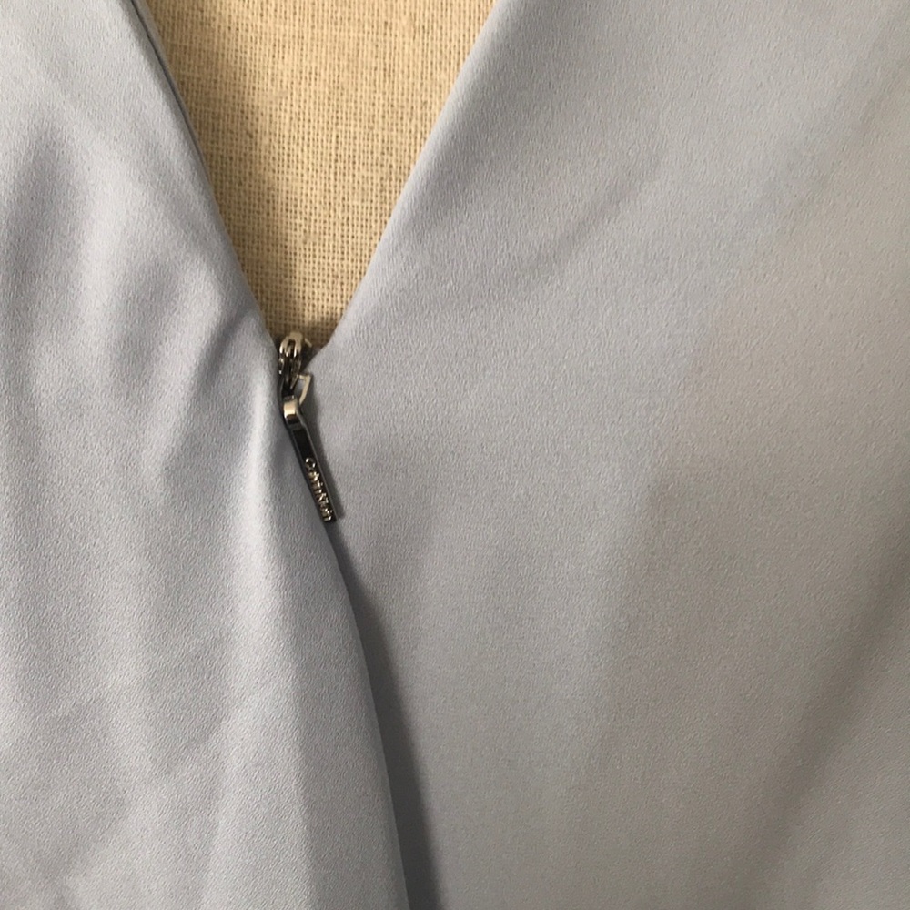 Calvin Klein Top. - Picture 2 of 4